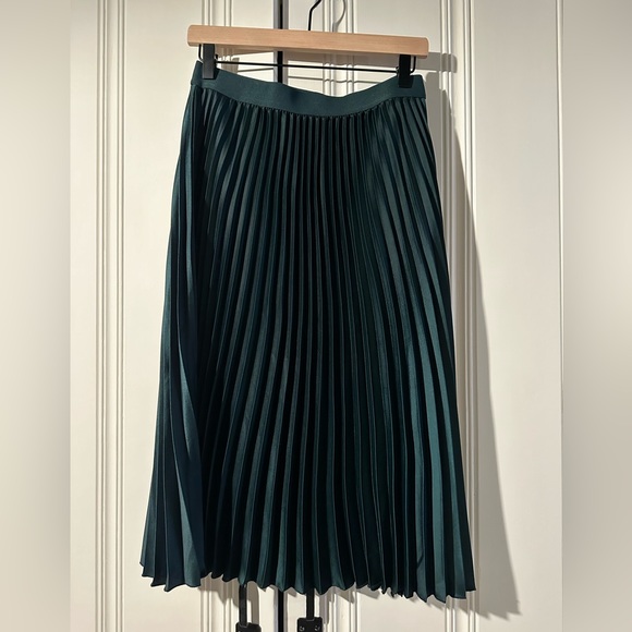 H&M Forest Green pleated midi skirt - Picture 1 of 4